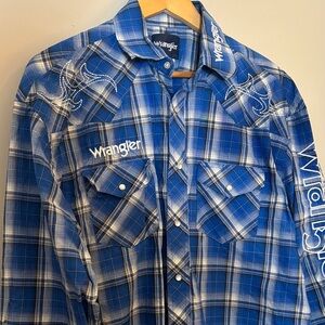 Wrangler Men's Blue and White Plaid Shirt
